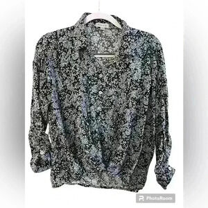 Floral & Ivy blue floral top